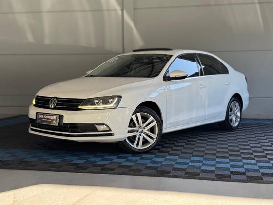 VOLKSWAGEN JETTA 2.0 TSI HIGHLINE 211CV GASOLINA 4P TIPTRONIC VOLKSWAGEN JETTA 2.0 TSI HIGHLINE 211CV GASOLINA 4P TIPTRONIC
